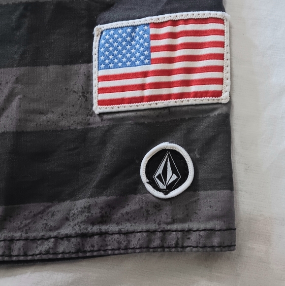 Volcom Board Shorts Sz 30 Patriotic Military Gray Flag Surf Spring Break - Picture 3 of 10